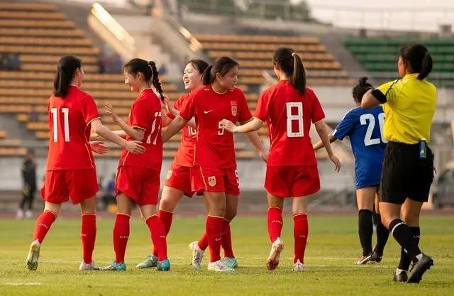 女足vs英格直播视频，今晚这场球，我劝你别错过