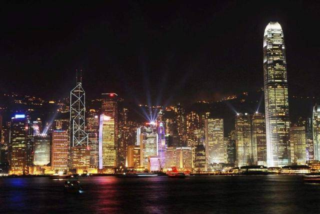 日本 vs 纽约夜景直播视频，两个不夜城的真实对决，看完再也不想卷了